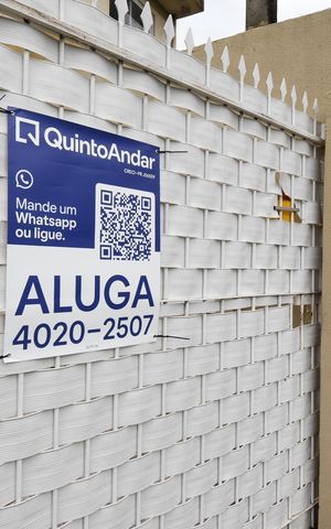 Casa para alugar com 90m², 3 quartos e 1 vagaPlaca