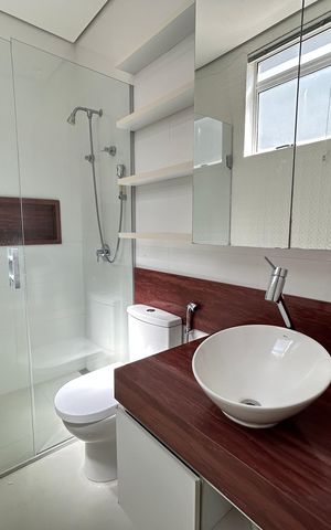 Casa para alugar com 300m², 7 quartos e 6 vagas