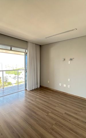Casa para alugar com 300m², 7 quartos e 6 vagas