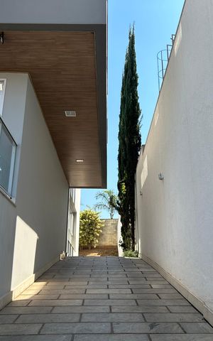 Casa para alugar com 300m², 7 quartos e 6 vagas