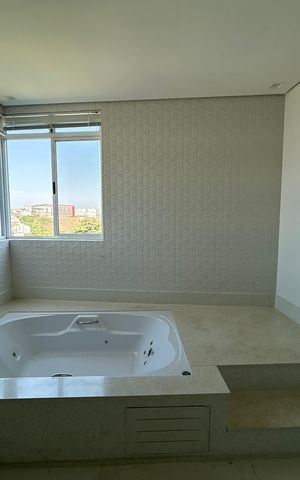 Casa para alugar com 300m², 7 quartos e 6 vagas