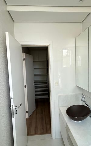 Casa para alugar com 300m², 7 quartos e 6 vagas