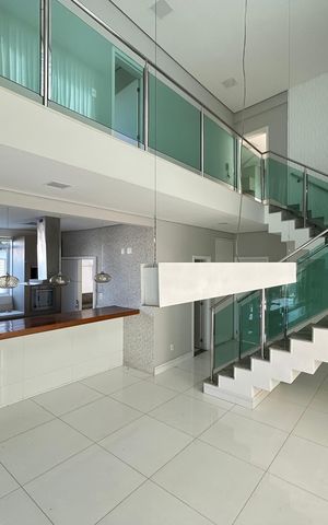 Casa para alugar com 300m², 7 quartos e 6 vagas