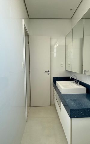 Casa para alugar com 300m², 7 quartos e 6 vagas