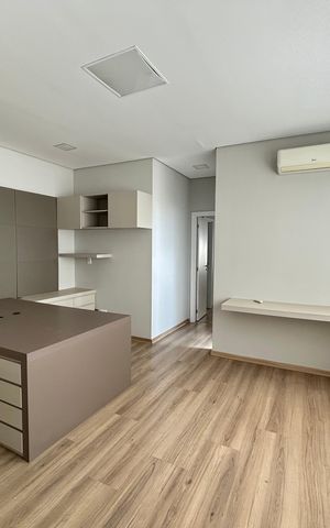 Casa para alugar com 300m², 7 quartos e 6 vagas