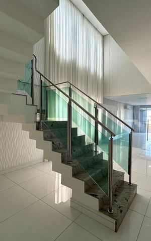 Casa para alugar com 300m², 7 quartos e 6 vagas