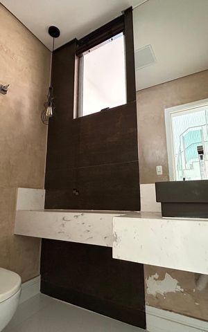 Casa para alugar com 300m², 7 quartos e 6 vagas