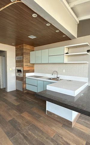 Casa para alugar com 300m², 7 quartos e 6 vagas