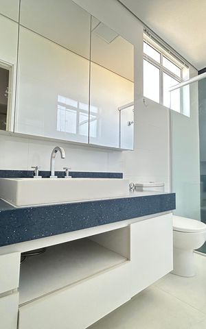 Casa para alugar com 300m², 7 quartos e 6 vagas