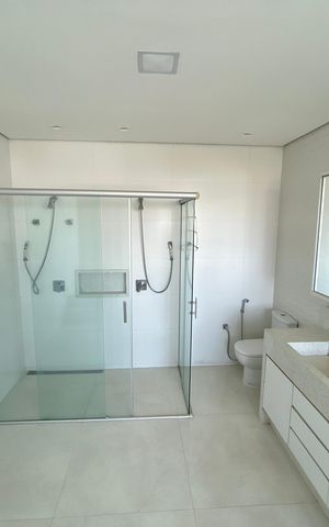 Casa para alugar com 300m², 7 quartos e 6 vagas