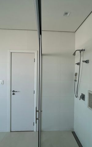Casa para alugar com 300m², 7 quartos e 6 vagas