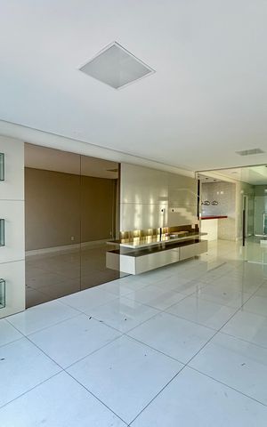 Casa para alugar com 300m², 7 quartos e 6 vagas