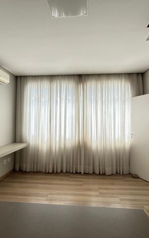 Casa para alugar com 300m², 7 quartos e 6 vagas