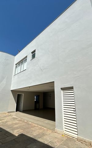 Casa para alugar com 300m², 7 quartos e 6 vagas
