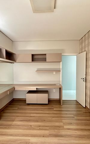 Casa para alugar com 300m², 7 quartos e 6 vagas