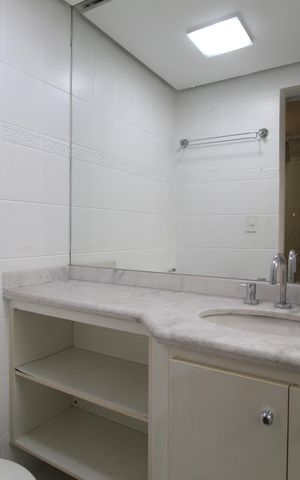 Apartamento para alugar com 55m², 2 quartos e 2 vagasBanheiro da Suíte
