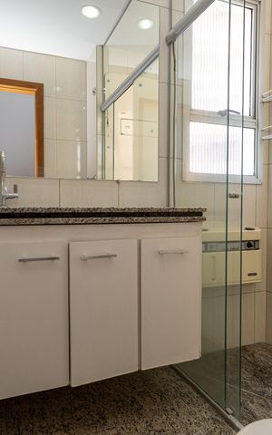Apartamento para alugar com 80m², 3 quartos e 1 vaga Apartamento para alugar com 80m², 3 quartos e 1 vagaBanheiro da Suíte 1
