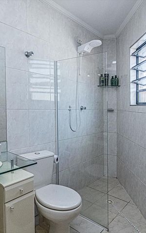 Casa à venda com 163m², 3 quartos e 4 vagas Casa à venda com 163m², 3 quartos e 4 vagasbanheiro na suíte_1