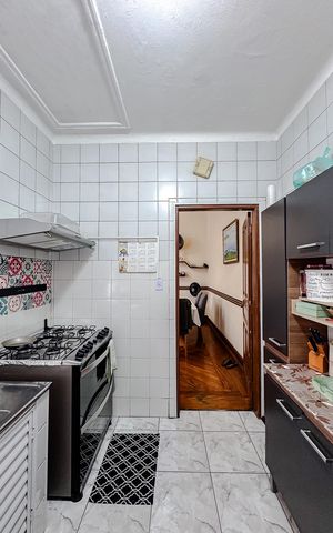 Casa para alugar com 212m², 6 quartos e 1 vaga Casa para alugar com 212m², 6 quartos e 1 vagaCozinha - Casa 2