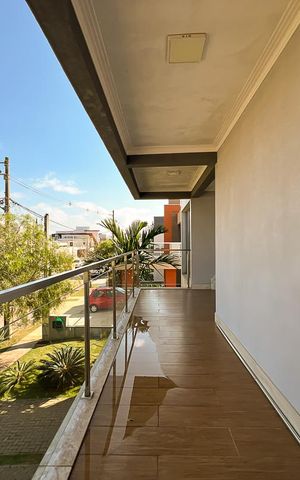 Casa de condomínio à venda com 327m², 5 quartos e 4 vagas