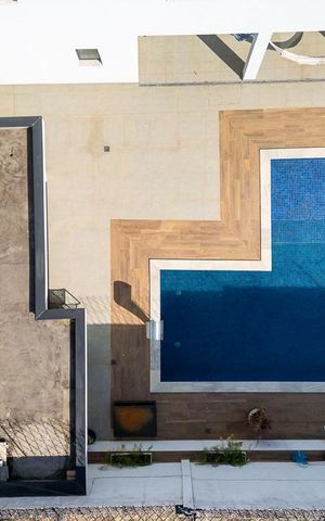 Casa de condomínio à venda com 327m², 5 quartos e 4 vagas