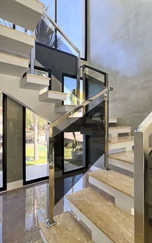 Casa de condomínio à venda com 327m², 5 quartos e 4 vagas