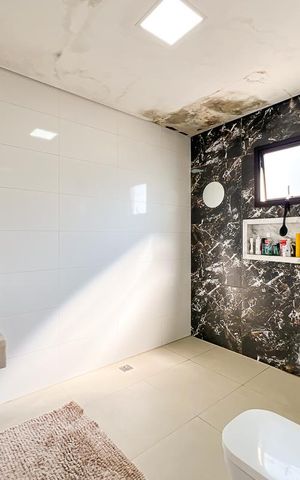 Casa de condomínio à venda com 327m², 5 quartos e 4 vagas