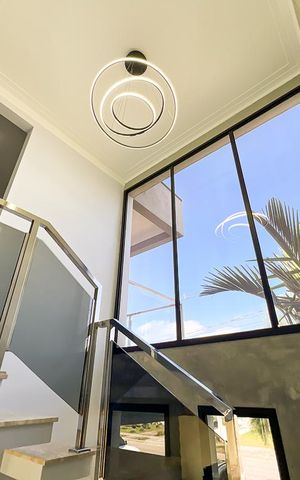 Casa de condomínio à venda com 327m², 5 quartos e 4 vagas