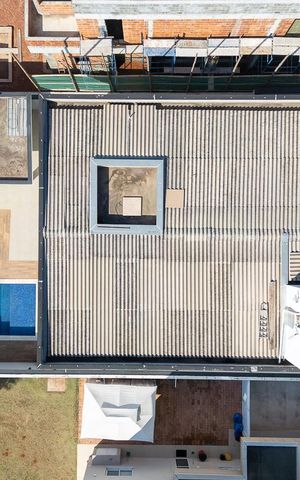 Casa de condomínio à venda com 327m², 5 quartos e 4 vagas