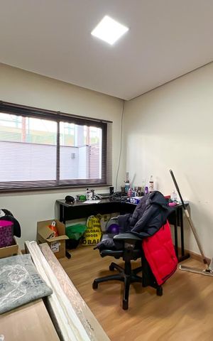 Casa de condomínio à venda com 327m², 5 quartos e 4 vagas