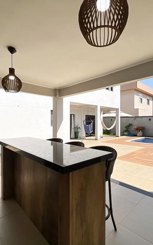 Casa de condomínio à venda com 327m², 5 quartos e 4 vagas