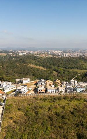 Casa de condomínio à venda com 327m², 5 quartos e 4 vagas