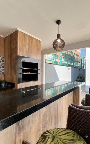 Casa de condomínio à venda com 327m², 5 quartos e 4 vagas