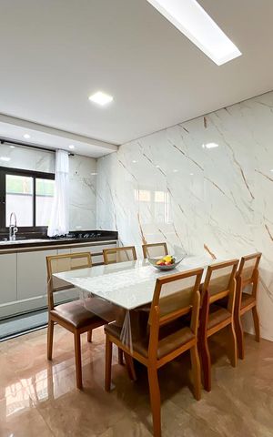 Casa de condomínio à venda com 327m², 5 quartos e 4 vagas