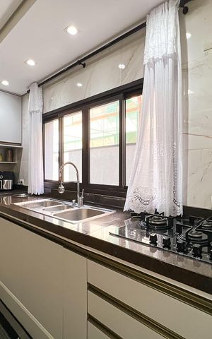 Casa de condomínio à venda com 327m², 5 quartos e 4 vagas