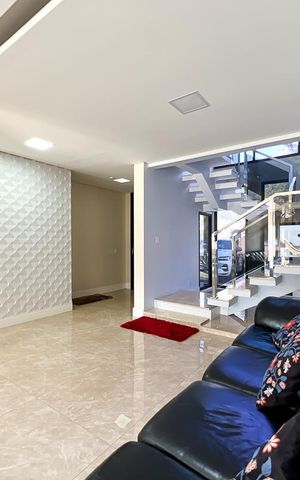 Casa de condomínio à venda com 327m², 5 quartos e 4 vagas