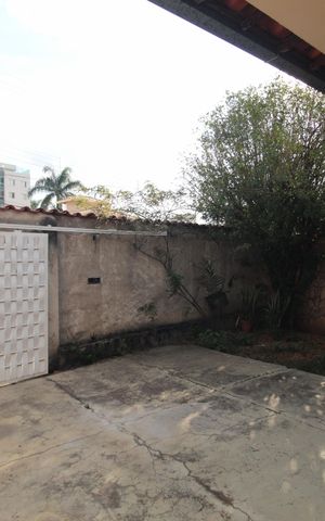 Casa à venda com 300m², 3 quartos e 2 vagasGaragem