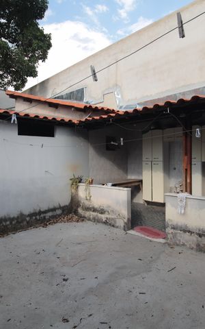 Casa à venda com 300m², 3 quartos e 2 vagasQuintal
