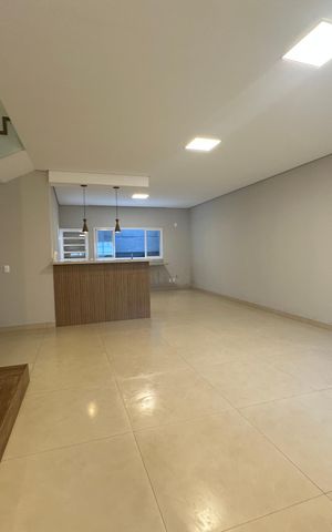 Casa à venda com 137m², 3 quartos e 1 vaga Casa à venda com 137m², 3 quartos e 1 vagaSala