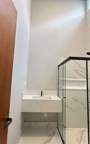 Casa à venda com 137m², 3 quartos e 1 vaga Casa à venda com 137m², 3 quartos e 1 vagaBanheiro Social