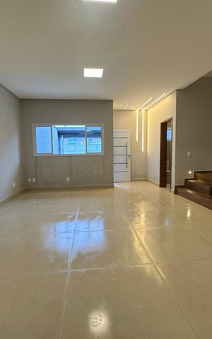 Casa à venda com 137m², 3 quartos e 1 vaga Casa à venda com 137m², 3 quartos e 1 vagaSala