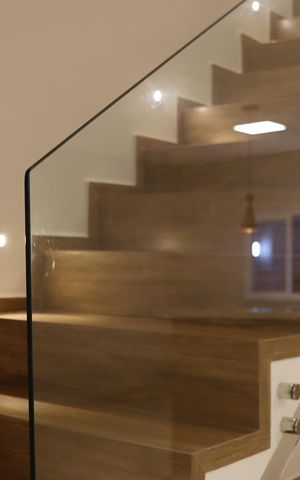 Casa à venda com 137m², 3 quartos e 1 vaga Casa à venda com 137m², 3 quartos e 1 vagaEscada