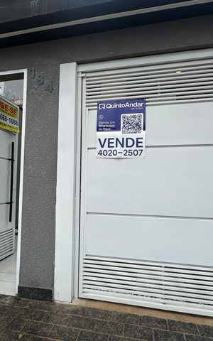 Casa à venda com 137m², 3 quartos e 1 vaga Casa à venda com 137m², 3 quartos e 1 vagaFachada