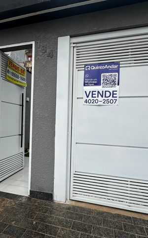 Casa à venda com 137m², 3 quartos e 1 vaga Casa à venda com 137m², 3 quartos e 1 vagaFachada