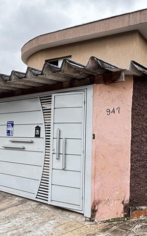 Casa para alugar com 175m², 3 quartos e 2 vagas Casa para alugar com 175m², 3 quartos e 2 vagasFachada