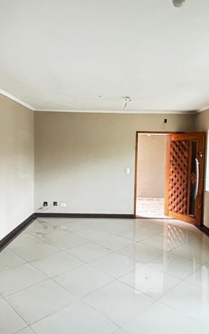 Casa para alugar com 175m², 3 quartos e 2 vagas Casa para alugar com 175m², 3 quartos e 2 vagasSala