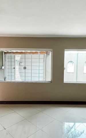 Casa para alugar com 175m², 3 quartos e 2 vagas Casa para alugar com 175m², 3 quartos e 2 vagasSala
