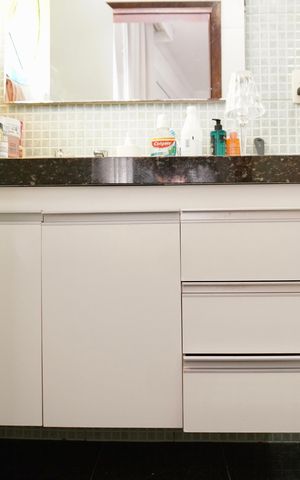 Apartamento à venda com 80m², 2 quartos e 1 vagaSuíte - Banheiro 