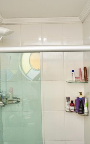 Apartamento à venda com 80m², 2 quartos e 1 vagaSuíte - Banheiro 