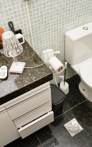 Apartamento à venda com 80m², 2 quartos e 1 vagaSuíte - Banheiro 